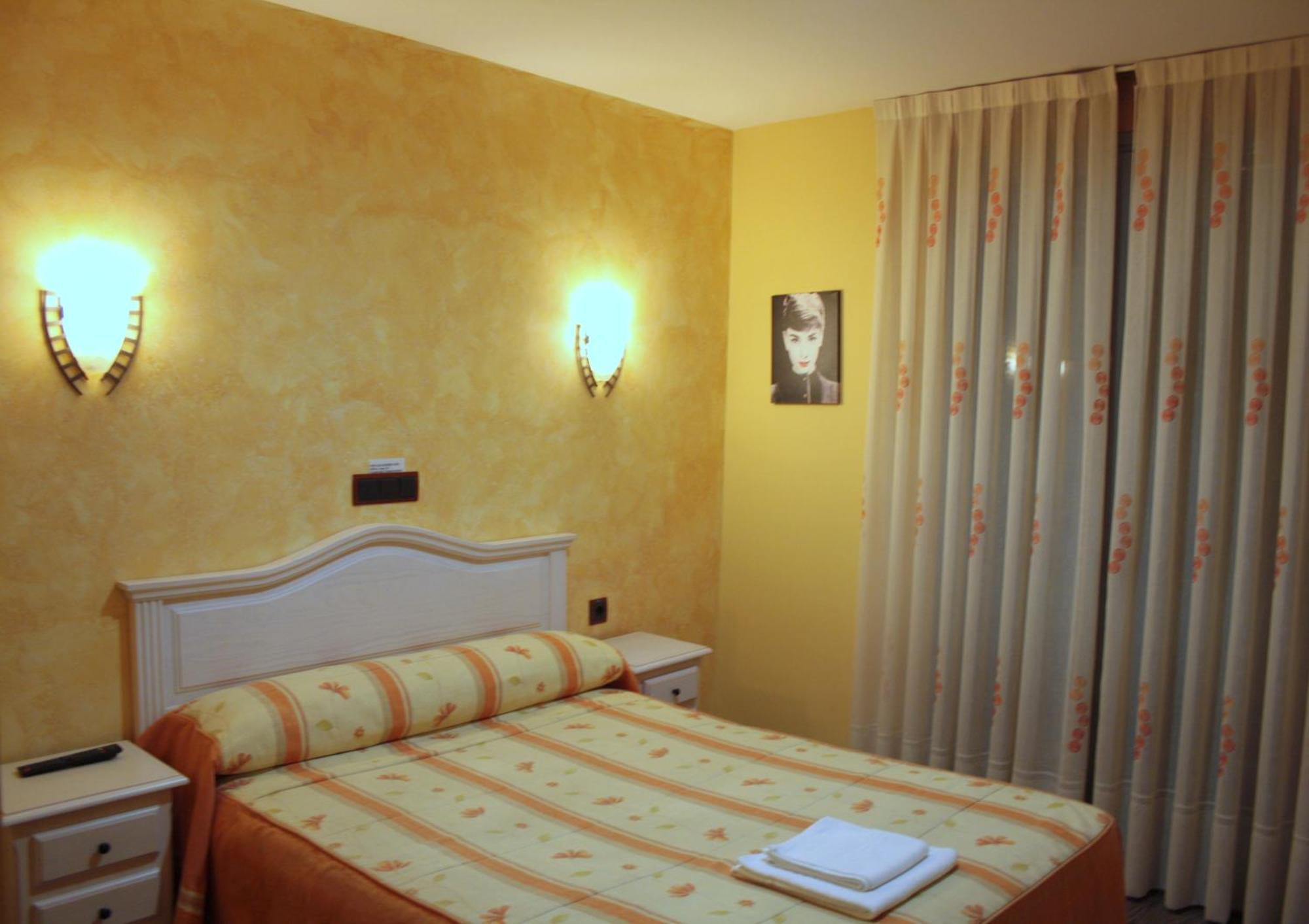 Hostal Regio Madrid Exterior foto