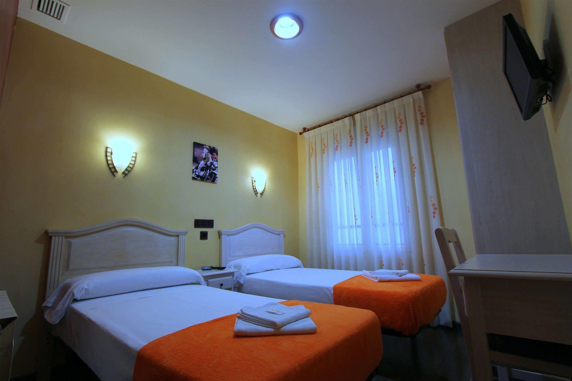 Hostal Regio Madrid Exterior foto